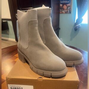 NEW Gray Chunky Heel Lug Sole Chelsea Ankle Boots - Size 9